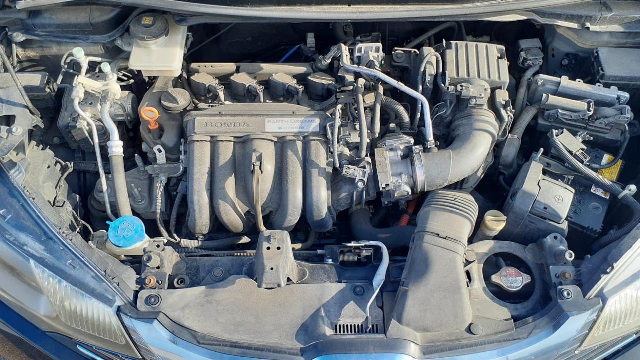 2014 Honda Fit Hybrid Glossy Black - Image 4