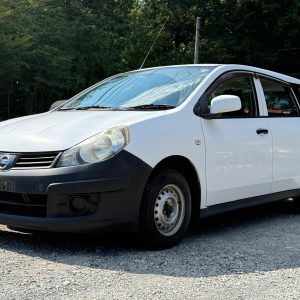 2015 Nissan AD Van White Automatic