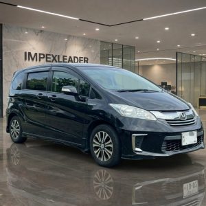 2014 Honda Freed Hybrid Glossy Black