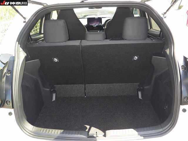 2025 Toyota Yaris G White - Image 2