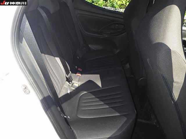 2025 Toyota Yaris G White - Image 3